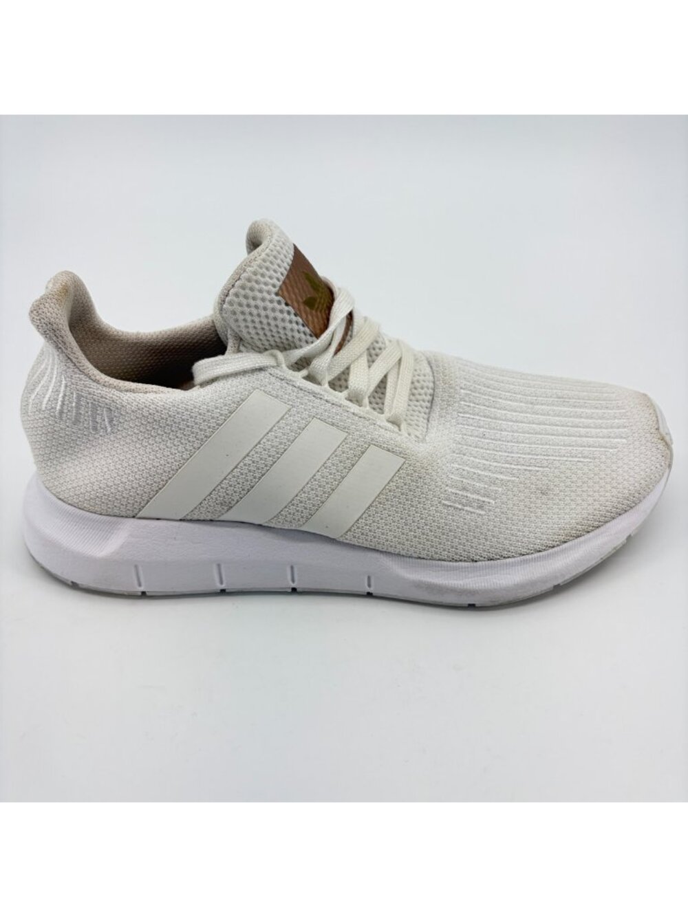 Adidas Swift Run Womens Size 8 White Athletic Running Walking Shoes Sneakers